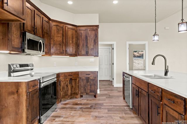 1239 Hallmark, Canyon Lake, TX 78133