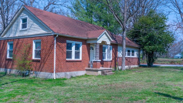502 Church St, White Bluff, TN 37187