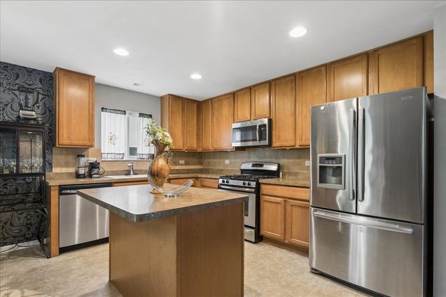 4015 CYPRESS Drive, Zion, IL 60099