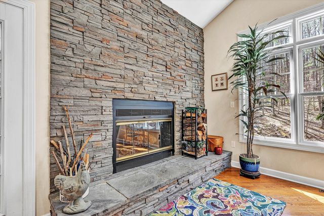 5671 Split Rail LN, Roanoke, VA 24018