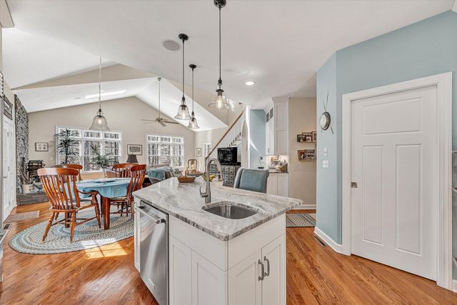 5671 Split Rail LN, Roanoke, VA 24018