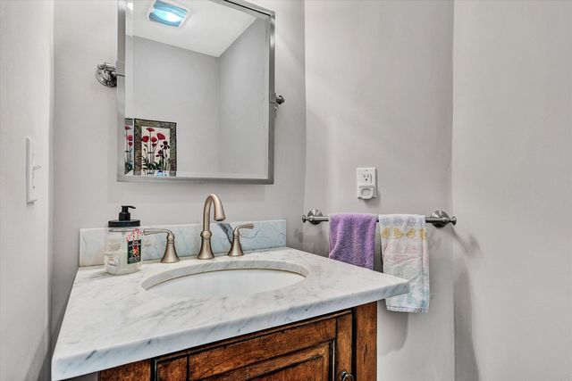 5671 Split Rail LN, Roanoke, VA 24018