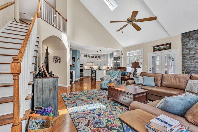 5671 Split Rail LN, Roanoke, VA 24018