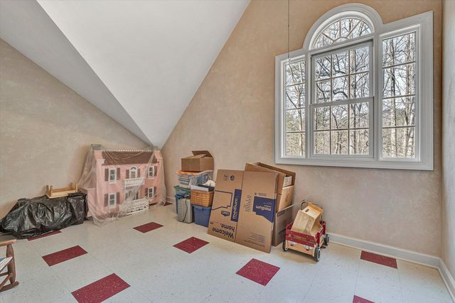 5671 Split Rail LN, Roanoke, VA 24018