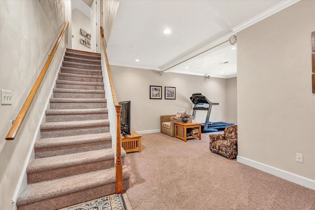 5671 Split Rail LN, Roanoke, VA 24018