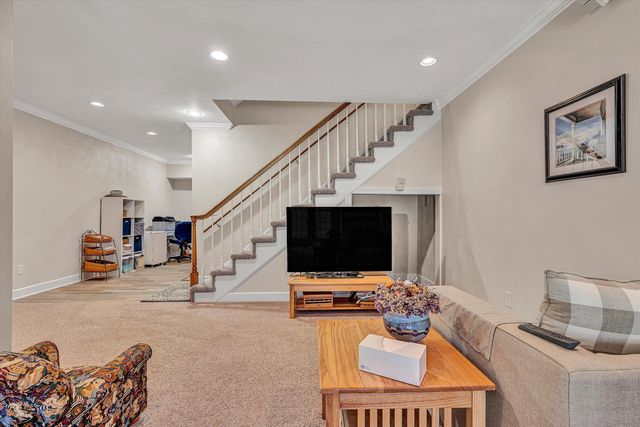 5671 Split Rail LN, Roanoke, VA 24018