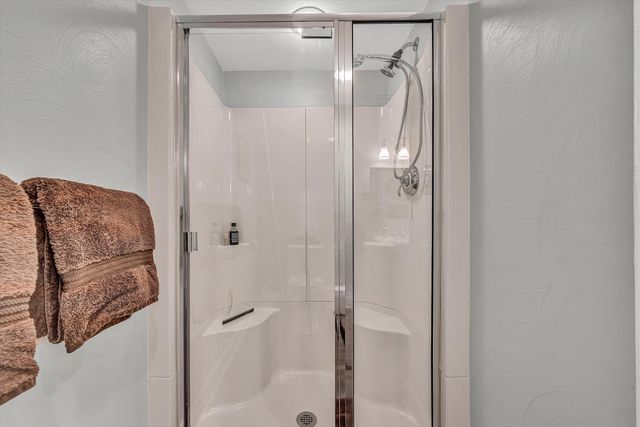 5671 Split Rail LN, Roanoke, VA 24018