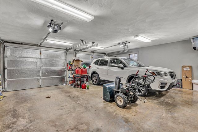 5671 Split Rail LN, Roanoke, VA 24018