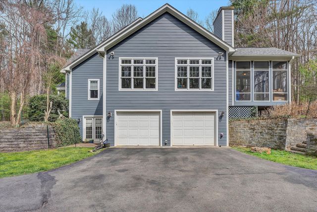 5671 Split Rail LN, Roanoke, VA 24018