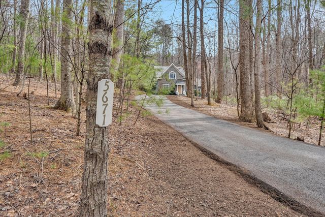 5671 Split Rail LN, Roanoke, VA 24018