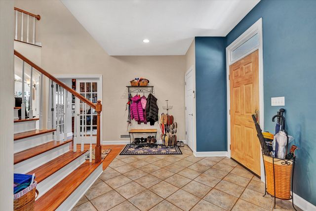 5671 Split Rail LN, Roanoke, VA 24018