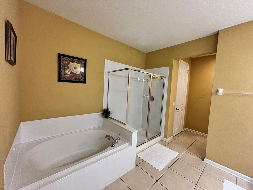 Image 12 of property listing at 5048 SHOREWAY LOOP 101, Orlando, FL 32819