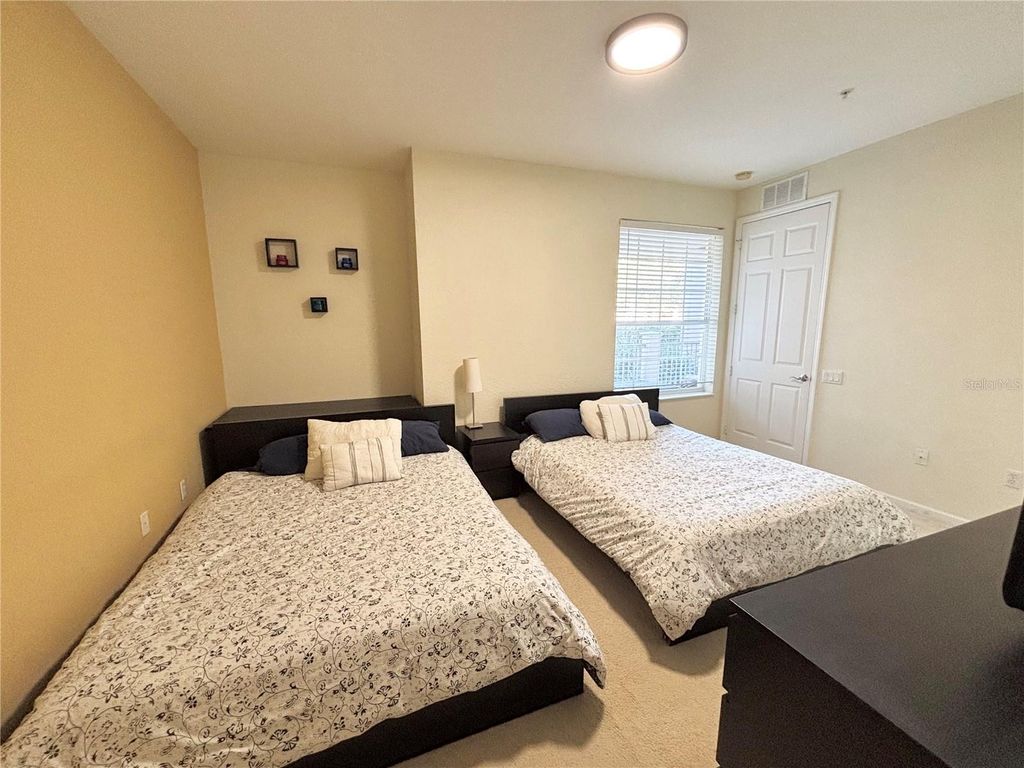Image 14 of property listing at 5048 SHOREWAY LOOP 101, Orlando, FL 32819
