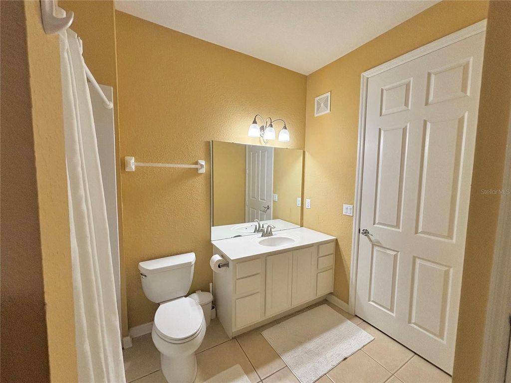 Image 15 of property listing at 5048 SHOREWAY LOOP 101, Orlando, FL 32819