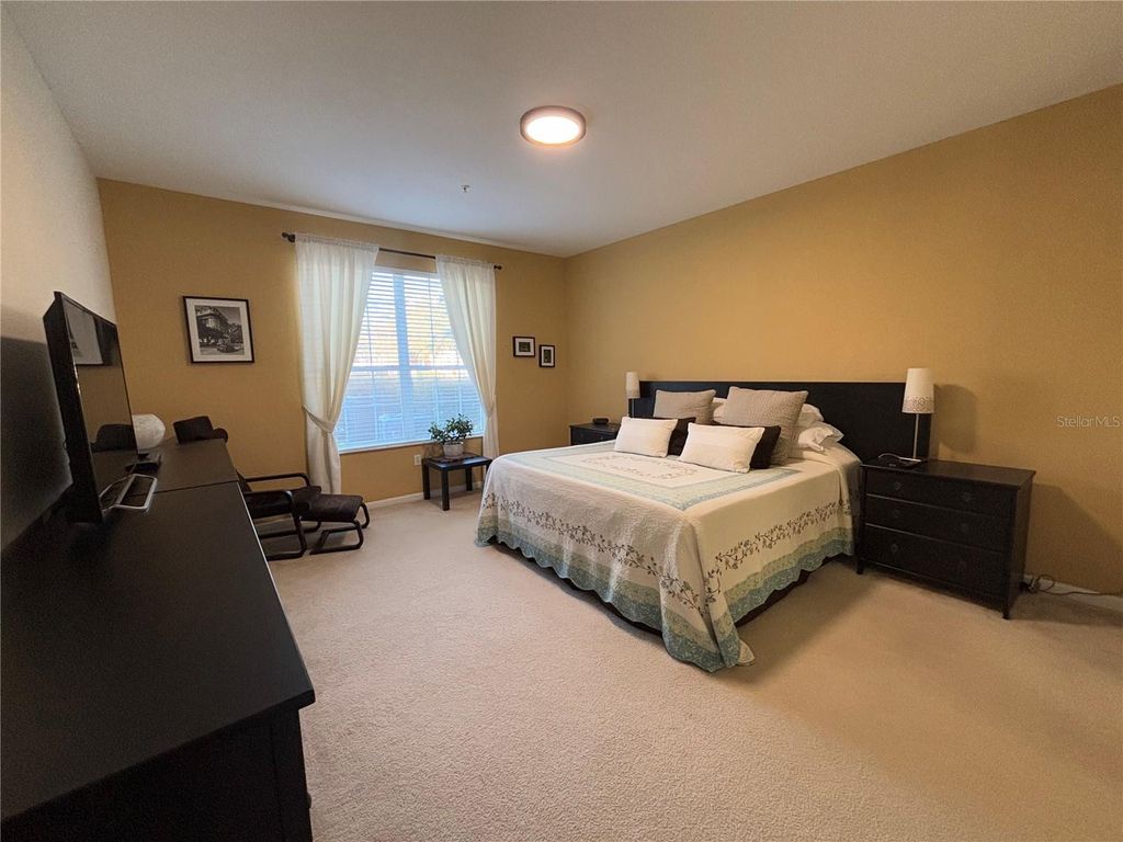 Image 8 of property listing at 5048 SHOREWAY LOOP 101, Orlando, FL 32819