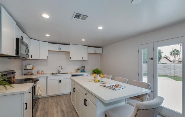 3649 E Emile Zola Avenue, Phoenix, AZ 85032