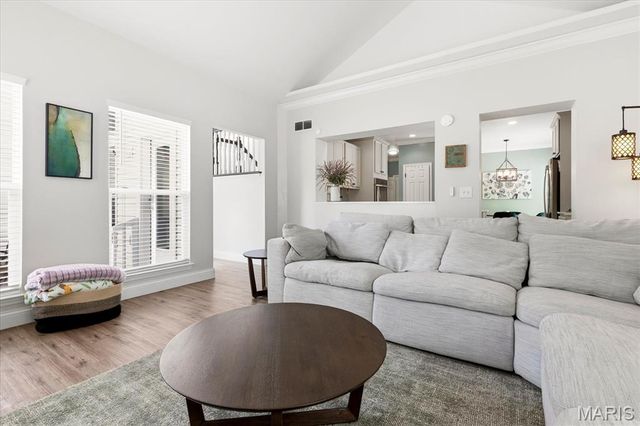 21 W Waymire Avenue, St Louis, MO 63119