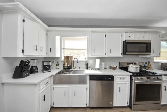 2531 Willow Drive, Stafford, TX 77477