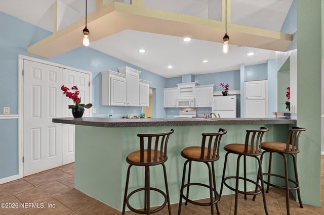 2817 HADDOCK Road, Jacksonville, FL 32218