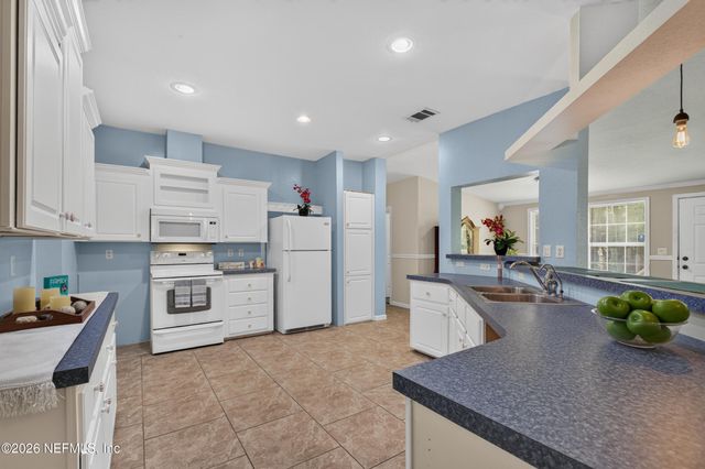 2817 HADDOCK Road, Jacksonville, FL 32218