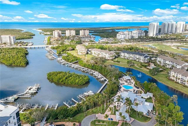 752 Wiggins Lake DR 202, Naples, FL 34110