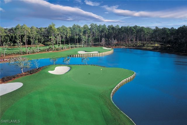 752 Wiggins Lake DR 202, Naples, FL 34110