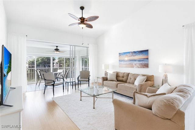 752 Wiggins Lake DR 202, Naples, FL 34110