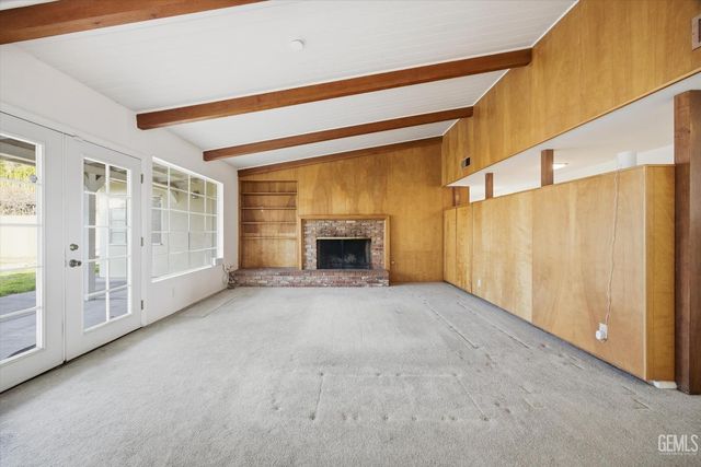 1316 Radcliffe Avenue, Bakersfield, CA 93305