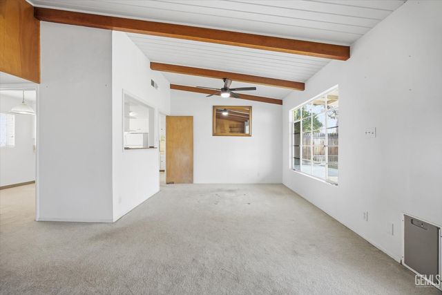 1316 Radcliffe Avenue, Bakersfield, CA 93305