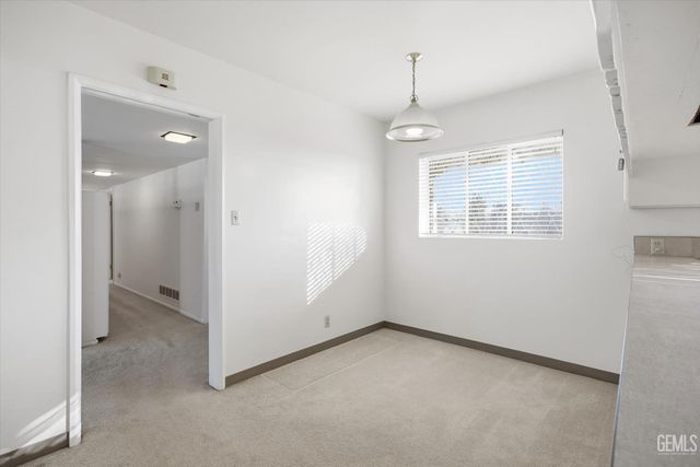 1316 Radcliffe Avenue, Bakersfield, CA 93305