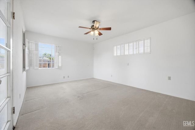 1316 Radcliffe Avenue, Bakersfield, CA 93305