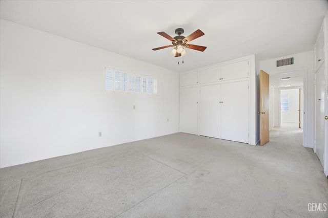 1316 Radcliffe Avenue, Bakersfield, CA 93305