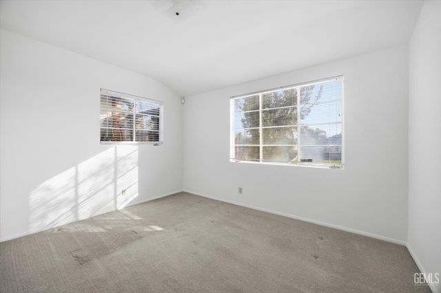 1316 Radcliffe Avenue, Bakersfield, CA 93305