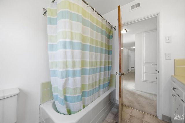 1316 Radcliffe Avenue, Bakersfield, CA 93305