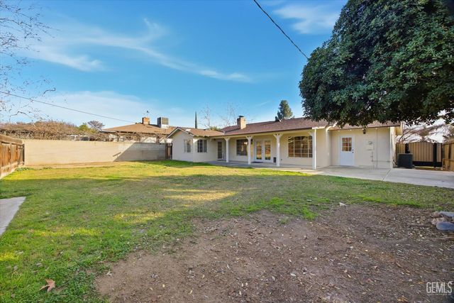 1316 Radcliffe Avenue, Bakersfield, CA 93305