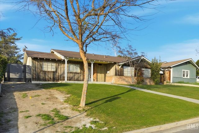 1316 Radcliffe Avenue, Bakersfield, CA 93305