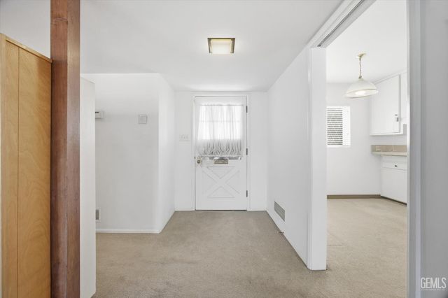 1316 Radcliffe Avenue, Bakersfield, CA 93305