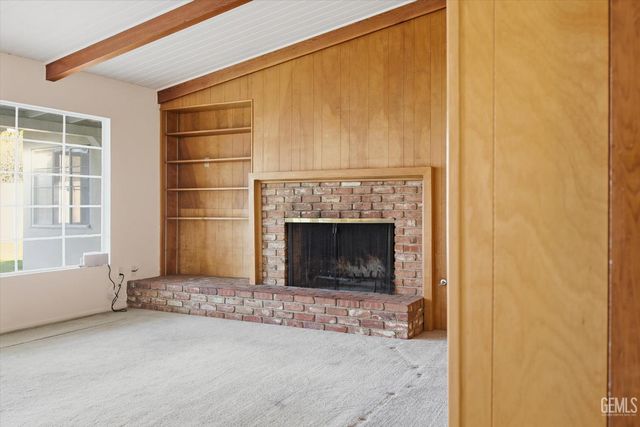 1316 Radcliffe Avenue, Bakersfield, CA 93305