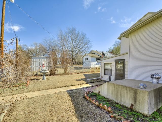 1123 E 9th Street, Okmulgee, OK 74447