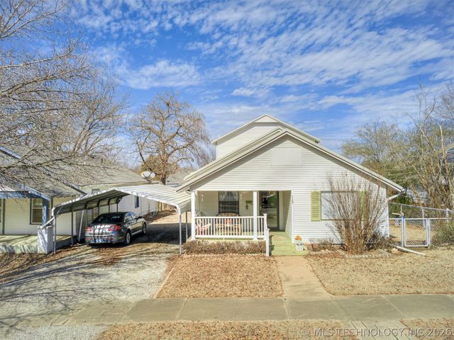 1123 E 9th Street, Okmulgee, OK 74447