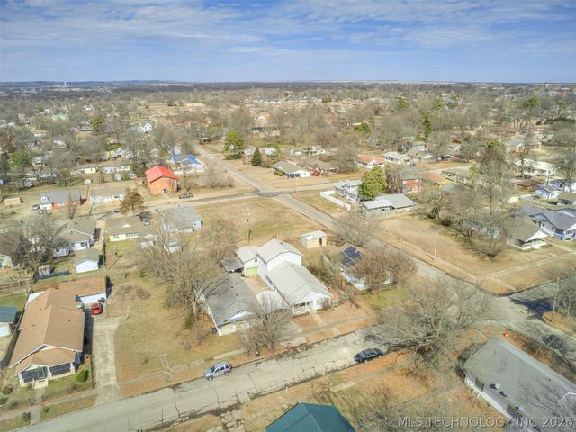 1123 E 9th Street, Okmulgee, OK 74447