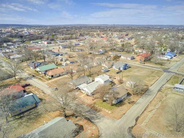 1123 E 9th Street, Okmulgee, OK 74447