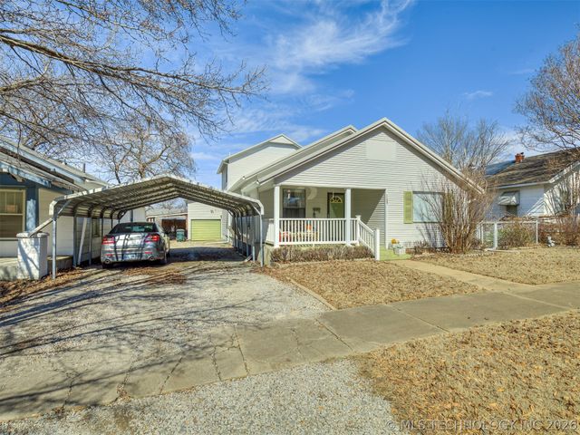1123 E 9th Street, Okmulgee, OK 74447