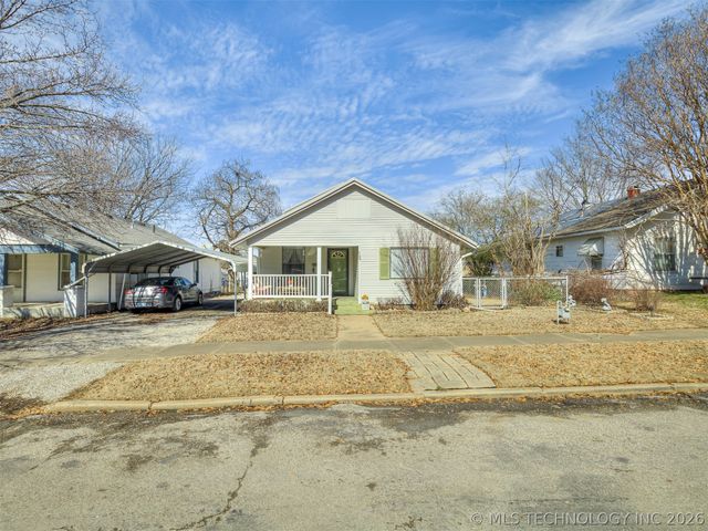 1123 E 9th Street, Okmulgee, OK 74447
