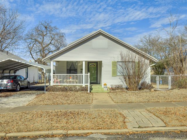 1123 E 9th Street, Okmulgee, OK 74447