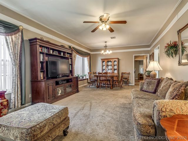 1123 E 9th Street, Okmulgee, OK 74447