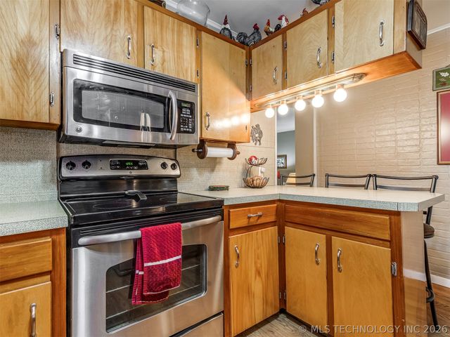 1123 E 9th Street, Okmulgee, OK 74447