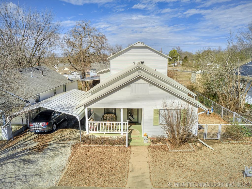 1123 E 9th Street, Okmulgee, OK 74447