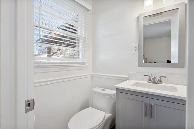 1534 IVY RD, Memphis, TN 38117