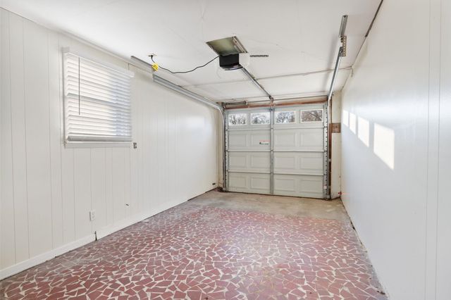 1534 IVY RD, Memphis, TN 38117